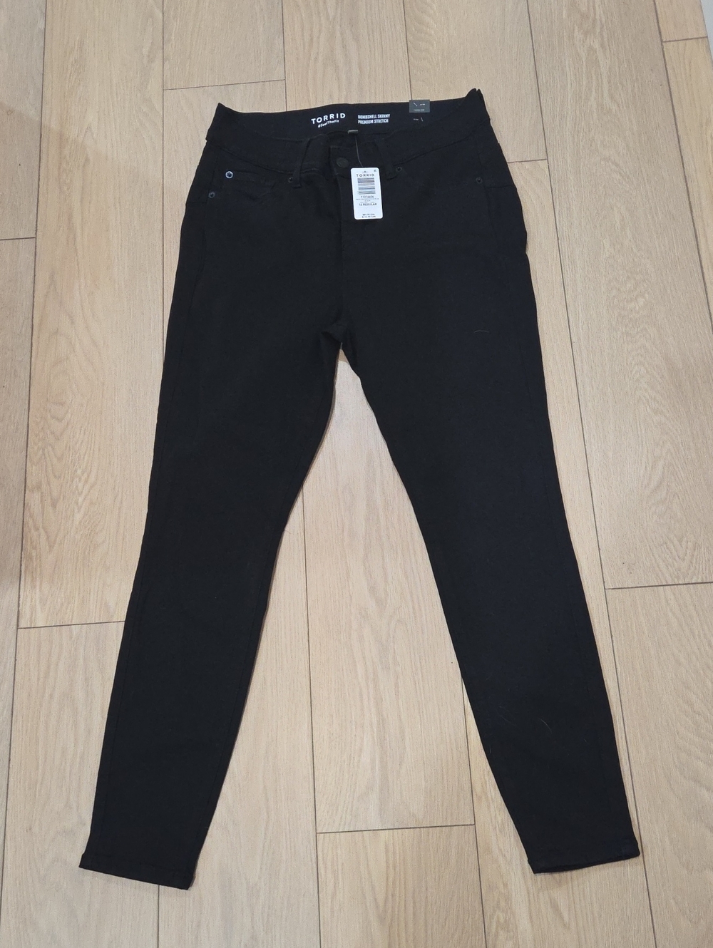 NWT torrid Bombshell Skinny Premium Stretch Black Skinny Jeans 14 Regular